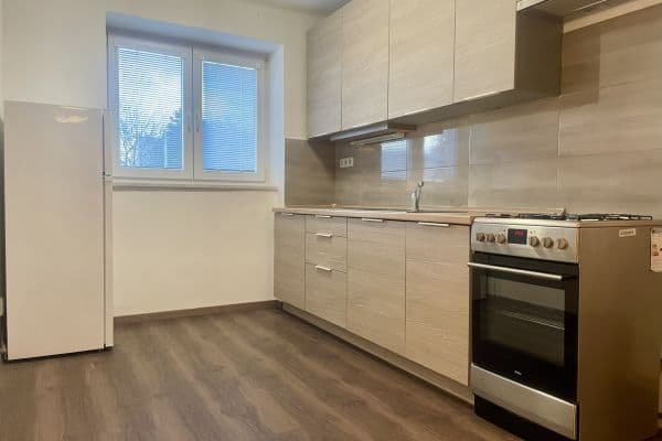 Pronájem bytu 2+1 55 m², Dašická, Pardubice Pronájem bytu 2+1 55 m², Dašická, Pardubice