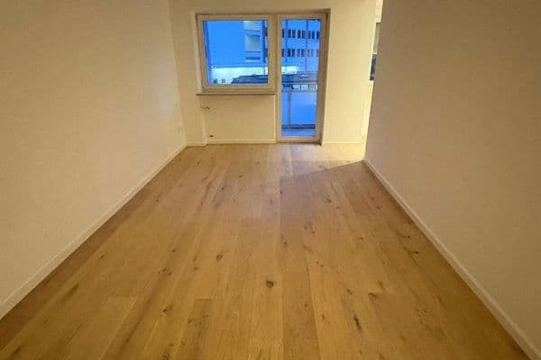 Pronájem bytu 1+1 32 m², Eintrachtstraße 10, München, Bavorsko Pronájem bytu 1+1 32 m², Eintrachtstraße 10, München, Bavorsko