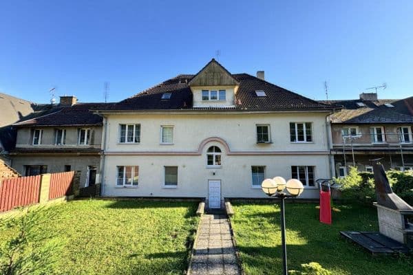 Pronájem bytu 2+1 55 m², Havlíčkovo náměstí, Lom Pronájem bytu 2+1 55 m², Havlíčkovo náměstí, Lom