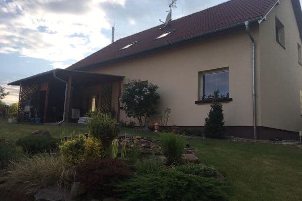 Prodej domu 235 m², pozemek 1.127 m², Zlatá Prodej domu 235 m², pozemek 1.127 m², Zlatá