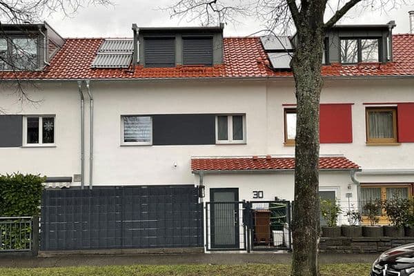 Prodej domu 117 m², pozemek 234 m², Mutzenreisstr 30, Esslingen Prodej domu 117 m², pozemek 234 m², Mutzenreisstr 30, Esslingen