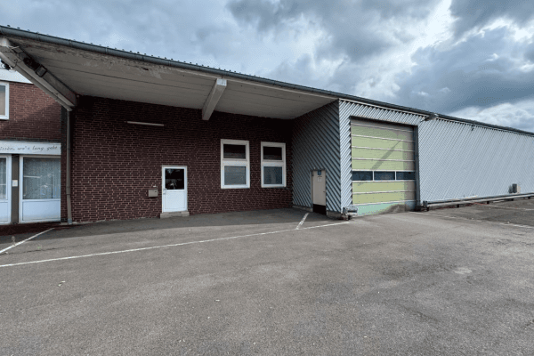 Pronájem nebytového prostoru 310 m², Hermann-Bahlsen-Str 2, Barsinghausen Pronájem nebytového prostoru 310 m², Hermann-Bahlsen-Str 2, Barsinghausen
