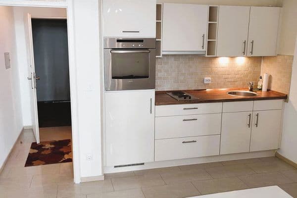 Pronájem bytu 1+1 30 m², Rosenbergstraße 44, Heilbronn, Bádensko-Württembersko Pronájem bytu 1+1 30 m², Rosenbergstraße 44, Heilbronn, Bádensko-Württembersko