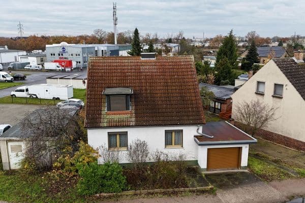 Prodej domu 121 m², pozemek 270 m², Kreuzbergstraße 39, Dessau-Rosslau Prodej domu 121 m², pozemek 270 m², Kreuzbergstraße 39, Dessau-Rosslau