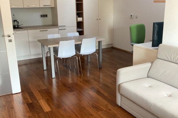 Pronájem bytu 2+kk 59 m², Jabloňová, Moravany Pronájem bytu 2+kk 59 m², Jabloňová, Moravany