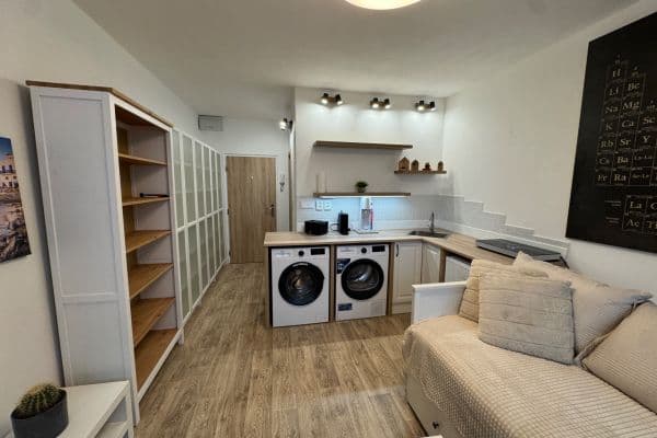 Prodej bytu 1+kk 24 m², Malátova, Ústí nad Labem Prodej bytu 1+kk 24 m², Malátova, Ústí nad Labem