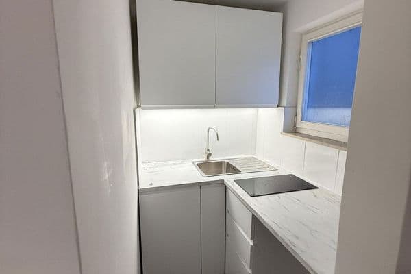 Pronájem bytu 1+1 26 m², Mozartstr. 5, Stuttgart Pronájem bytu 1+1 26 m², Mozartstr. 5, Stuttgart