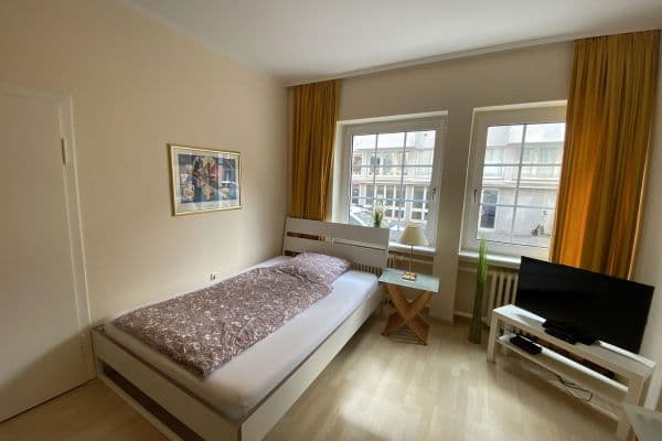 Pronájem bytu 1+1 27 m², Cantadorstr. 21, Düsseldorf, Severní Porýní-Vestfálsko Pronájem bytu 1+1 27 m², Cantadorstr. 21, Düsseldorf, Severní Porýní-Vestfálsko