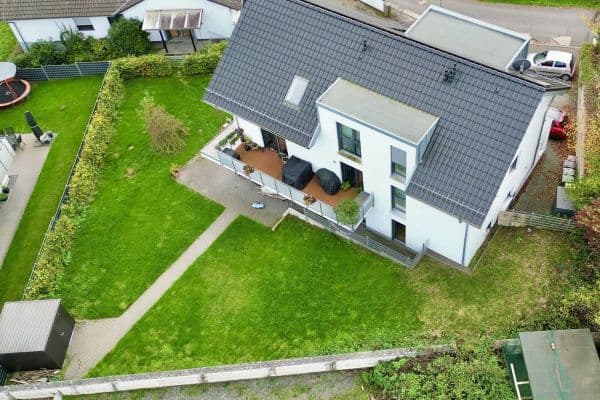 Pronájem bytu 3+1 113 m², Neunkirchen-Seelscheid Pronájem bytu 3+1 113 m², Neunkirchen-Seelscheid