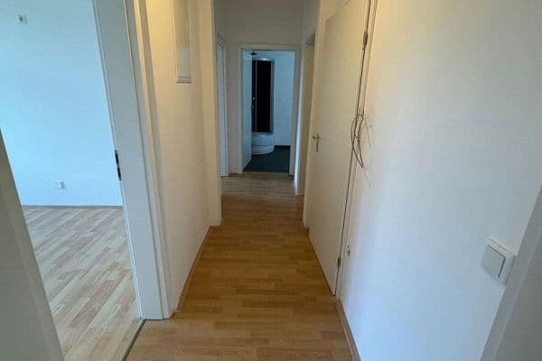 Pronájem bytu 3+1 87 m², Haddenbacherstr.93, Remscheid Pronájem bytu 3+1 87 m², Haddenbacherstr.93, Remscheid