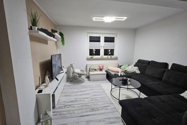 Pronájem bytu 3+1 90 m², Ebertstr. 93, Oberhausen Pronájem bytu 3+1 90 m², Ebertstr. 93, Oberhausen