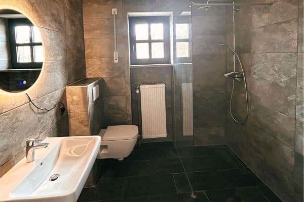 Pronájem bytu 4+1 111 m², Augsburger Straße 40, Regensburg, Bavorsko Pronájem bytu 4+1 111 m², Augsburger Straße 40, Regensburg, Bavorsko