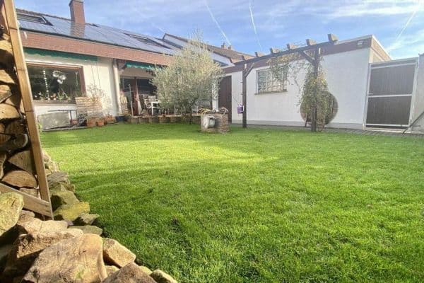 Prodej domu 180 m², pozemek 355 m², Limburgerhof Prodej domu 180 m², pozemek 355 m², Limburgerhof