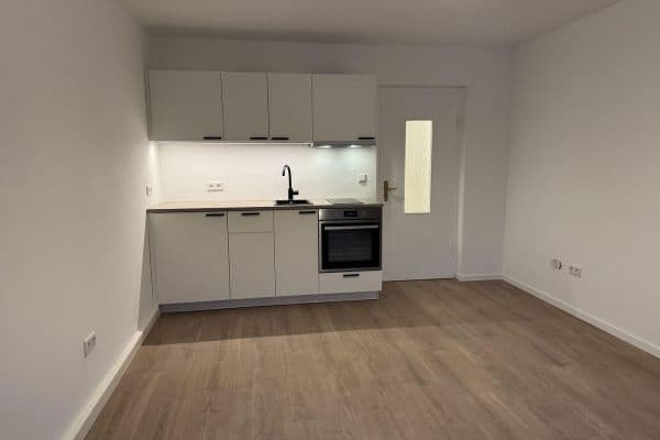 Pronájem bytu 2+1 44 m², Sperberstraße 19, Nürnberg Pronájem bytu 2+1 44 m², Sperberstraße 19, Nürnberg