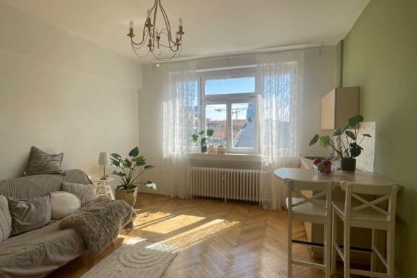 Pronájem bytu 1+kk 26 m², Komunardů, Praha Pronájem bytu 1+kk 26 m², Komunardů, Praha