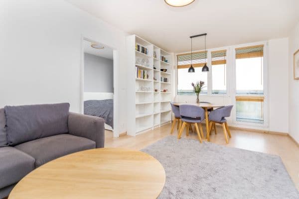 Pronájem bytu 3+1 66 m², Pomořanská, Praha Pronájem bytu 3+1 66 m², Pomořanská, Praha