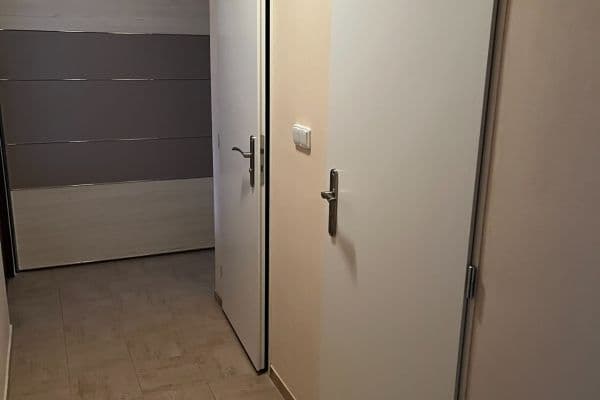 Pronájem bytu 3+1 74 m², Přecechtělova, Praha Pronájem bytu 3+1 74 m², Přecechtělova, Praha