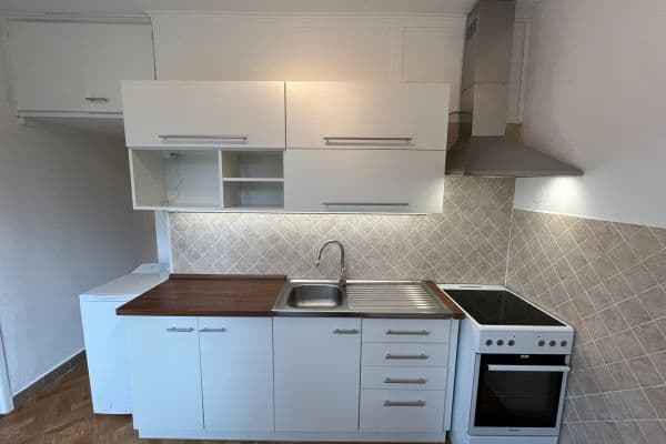 Pronájem bytu 1+1 35 m², Okružní, Ivančice Pronájem bytu 1+1 35 m², Okružní, Ivančice