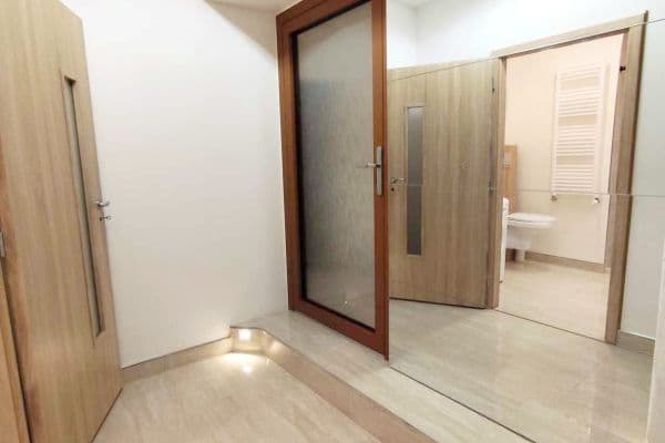 Pronájem bytu 2+kk 60 m², Palackého náměstí, Dobrovice Pronájem bytu 2+kk 60 m², Palackého náměstí, Dobrovice