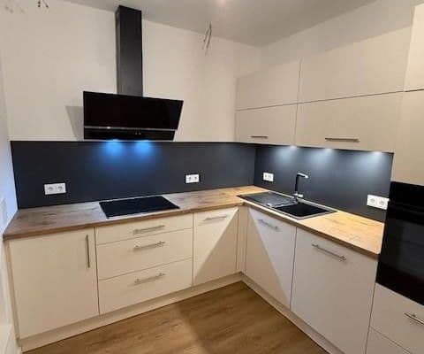 Pronájem bytu 3+1 119 m², Ringstraße, Hamburg, Hamburg Pronájem bytu 3+1 119 m², Ringstraße, Hamburg, Hamburg