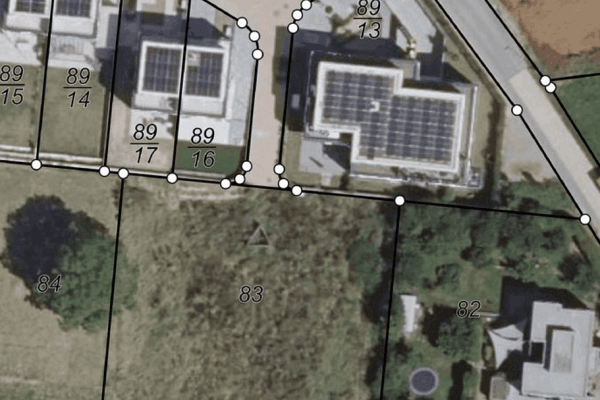 Prodej domu 141 m², pozemek 1.500 m², Hedesheimer Weg 18a, Stadecken-Elsheim Prodej domu 141 m², pozemek 1.500 m², Hedesheimer Weg 18a, Stadecken-Elsheim