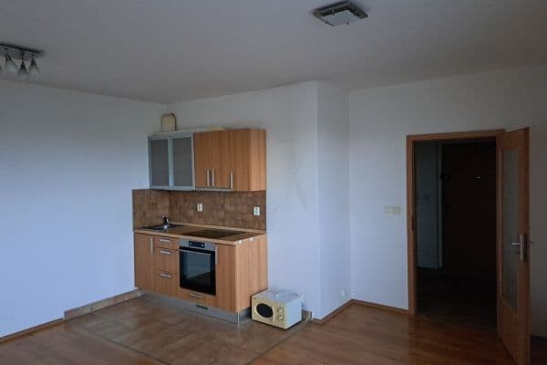 Pronájem bytu 1+kk 36 m², Laurinova, Mladá Boleslav Pronájem bytu 1+kk 36 m², Laurinova, Mladá Boleslav