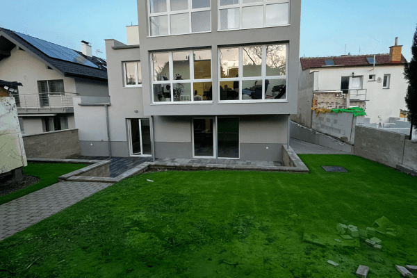 Pronájem bytu 3+1 86 m², Podohradská, Praha Pronájem bytu 3+1 86 m², Podohradská, Praha