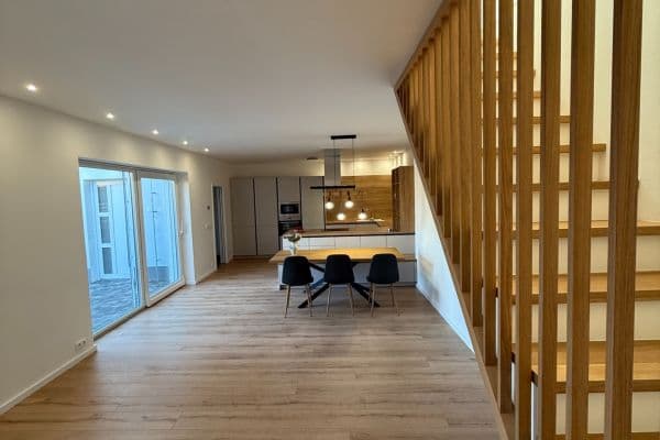 Pronájem domu 160 m², pozemek 125 m², Pod Přehradou, Praha Pronájem domu 160 m², pozemek 125 m², Pod Přehradou, Praha