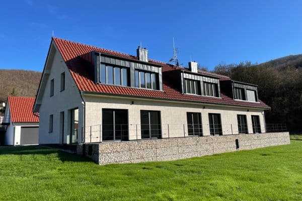 Prodej domu 116 m², pozemek 1.096 m², V Lukách, Beroun Prodej domu 116 m², pozemek 1.096 m², V Lukách, Beroun