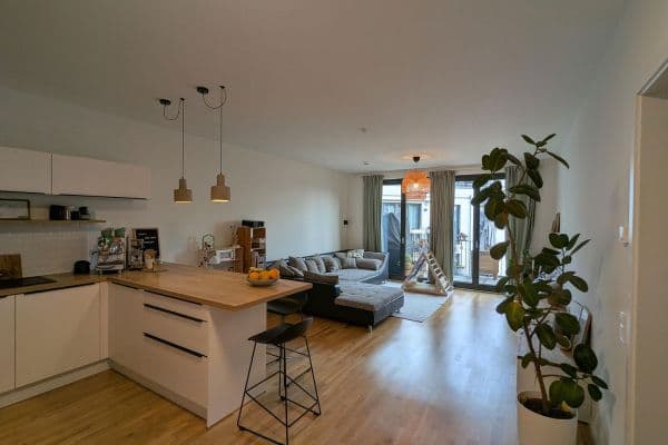 Prodej bytu 4+1 108 m², Odinstraße 23, Berlin, Berlín Prodej bytu 4+1 108 m², Odinstraße 23, Berlin, Berlín