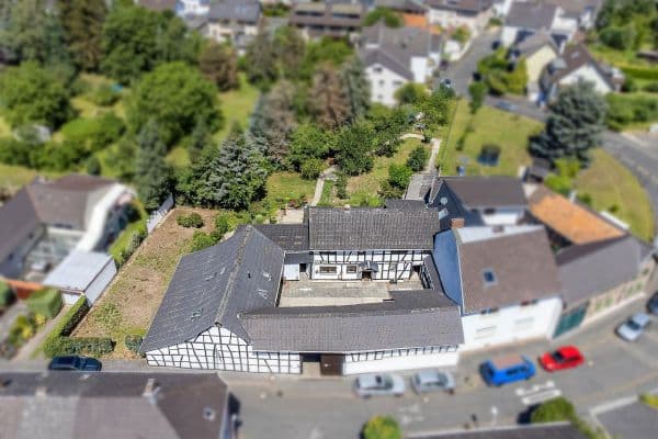 Prodej domu 232 m², pozemek 1.554 m², Schmittstr. 51, Bonn Prodej domu 232 m², pozemek 1.554 m², Schmittstr. 51, Bonn