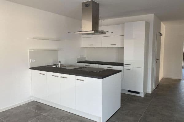 Pronájem bytu 5+1 134 m², Langendiebacher Str. 49, Erlensee Pronájem bytu 5+1 134 m², Langendiebacher Str. 49, Erlensee