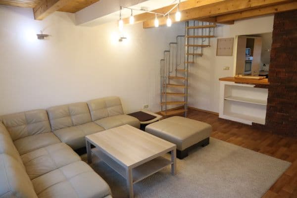 Pronájem bytu 2+1 94 m², Lidická třída, České Budějovice Pronájem bytu 2+1 94 m², Lidická třída, České Budějovice