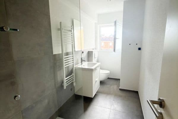 Pronájem bytu 2+1 59 m², Stuttgart, Bádensko-Württembersko Pronájem bytu 2+1 59 m², Stuttgart, Bádensko-Württembersko