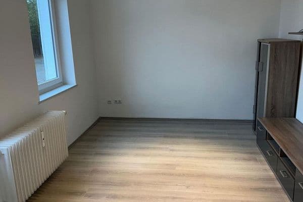 Pronájem bytu 2+1 50 m², Bahnhofstr. 11, Oberhausen, Severní Porýní-Vestfálsko Pronájem bytu 2+1 50 m², Bahnhofstr. 11, Oberhausen, Severní Porýní-Vestfálsko
