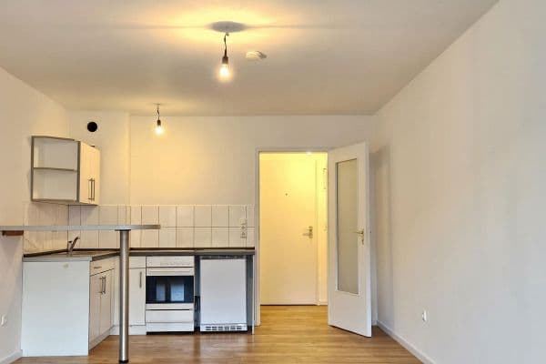 Pronájem bytu 1+1 31 m², Kidlerstraße 38, München, Bavorsko Pronájem bytu 1+1 31 m², Kidlerstraße 38, München, Bavorsko