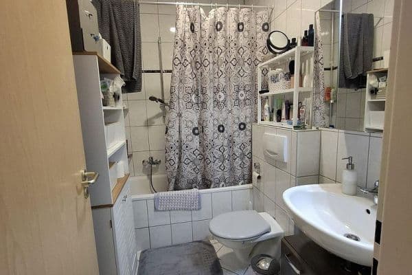 Pronájem bytu 2+1 61 m², Frankfurter Straße 57, Offenbach Pronájem bytu 2+1 61 m², Frankfurter Straße 57, Offenbach