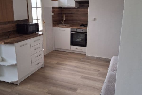 Pronájem bytu Garsoniéra 28 m², Pronájem bytu Garsoniéra 28 m²,