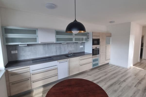 Pronájem bytu 3+1 77 m², Bratislava Pronájem bytu 3+1 77 m², Bratislava