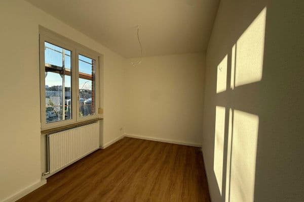 Pronájem bytu 3+1 88 m², Achtungstraße 9, Heilbronn, Bádensko-Württembersko Pronájem bytu 3+1 88 m², Achtungstraße 9, Heilbronn, Bádensko-Württembersko