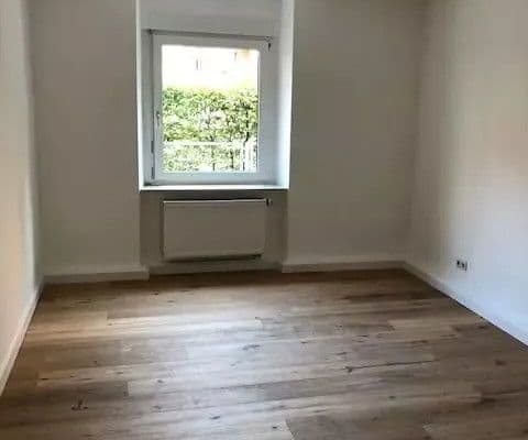 Pronájem bytu 3+1 97 m², Köhnstraße 58, Nürnberg Pronájem bytu 3+1 97 m², Köhnstraße 58, Nürnberg