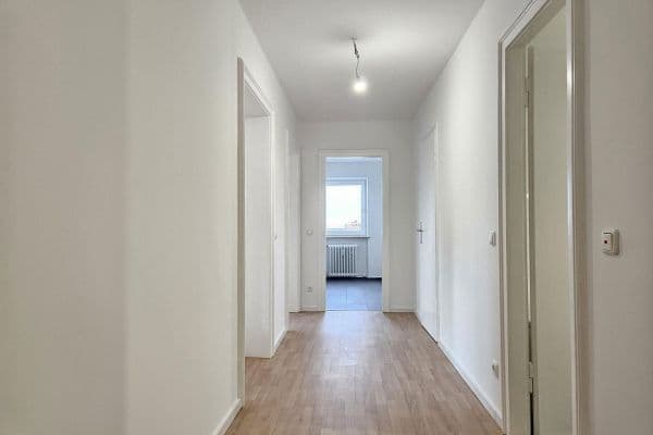 Pronájem bytu 2+1 68 m², Agnes-Bernauer-Straße 73, München, Bavorsko Pronájem bytu 2+1 68 m², Agnes-Bernauer-Straße 73, München, Bavorsko