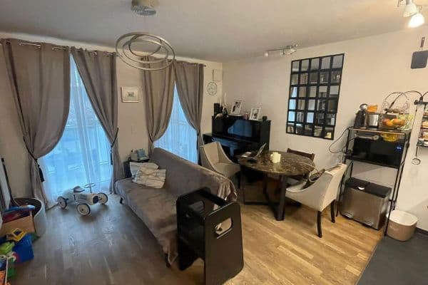 Pronájem bytu 2+1 54 m², Königsberger Strasse 30, Frankfurt, Hessen Pronájem bytu 2+1 54 m², Königsberger Strasse 30, Frankfurt, Hessen