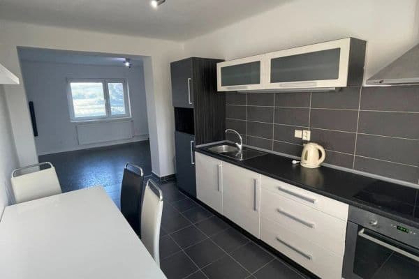 Pronájem bytu 2+kk 60 m², Lázně Bělohrad Pronájem bytu 2+kk 60 m², Lázně Bělohrad