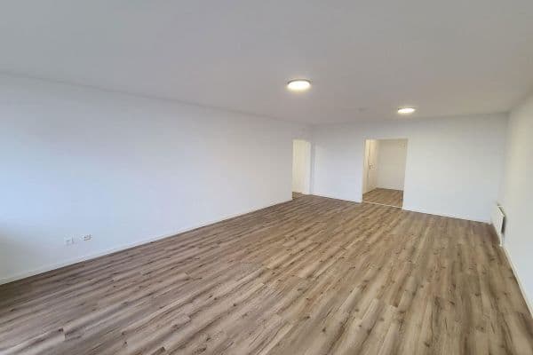 Pronájem bytu 3+1 109 m², Alzeyer Str. 1, Frankfurt, Hessen Pronájem bytu 3+1 109 m², Alzeyer Str. 1, Frankfurt, Hessen