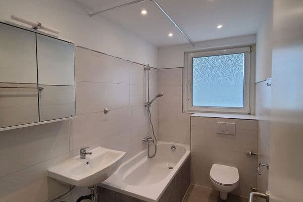 Pronájem bytu 3+1 109 m², Alzeyer Str. 1, Frankfurt, Hessen Pronájem bytu 3+1 109 m², Alzeyer Str. 1, Frankfurt, Hessen