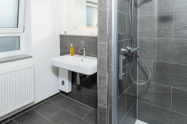 Pronájem bytu 2+1 36 m², Glatzer Straße, Köln, Severní Porýní-Vestfálsko Pronájem bytu 2+1 36 m², Glatzer Straße, Köln, Severní Porýní-Vestfálsko