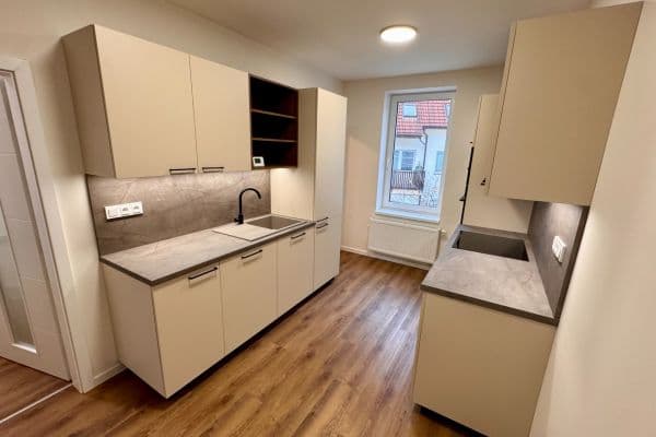 Pronájem bytu 1+1 41 m², Na Mokřině, Praha Pronájem bytu 1+1 41 m², Na Mokřině, Praha