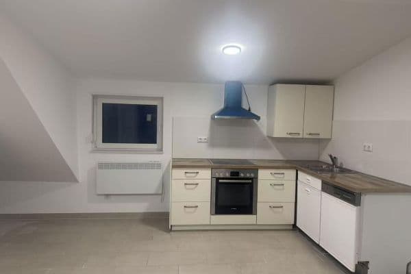 Pronájem bytu 3+1 75 m², Dreieich Pronájem bytu 3+1 75 m², Dreieich