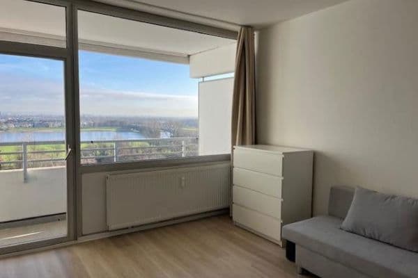 Pronájem bytu 1+1 33 m², Görlitzer Straße, Neuss, Severní Porýní-Vestfálsko Pronájem bytu 1+1 33 m², Görlitzer Straße, Neuss, Severní Porýní-Vestfálsko